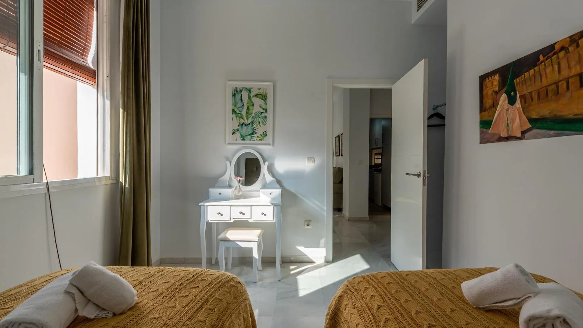 Apartamentos Cruz De San Andres Sevilla España
