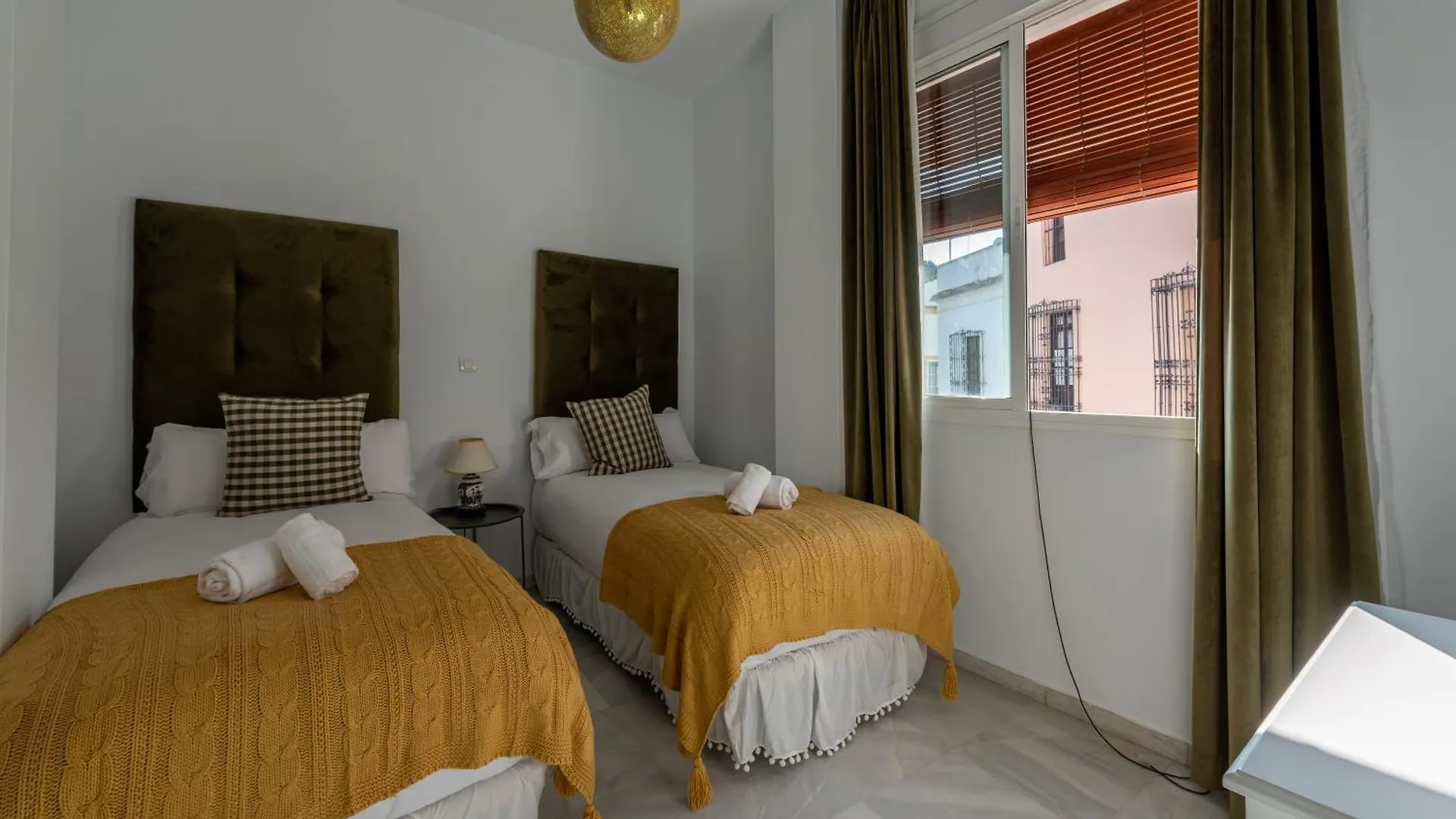 Apartamentos Cruz De San Andres Seville Apartment