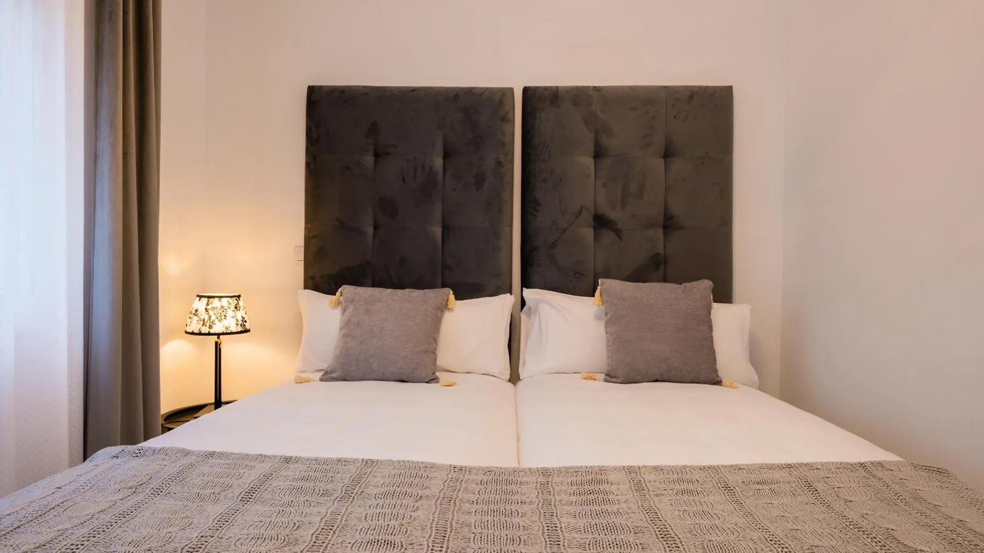 Apartamentos Cruz De San Andres Seville Apartment