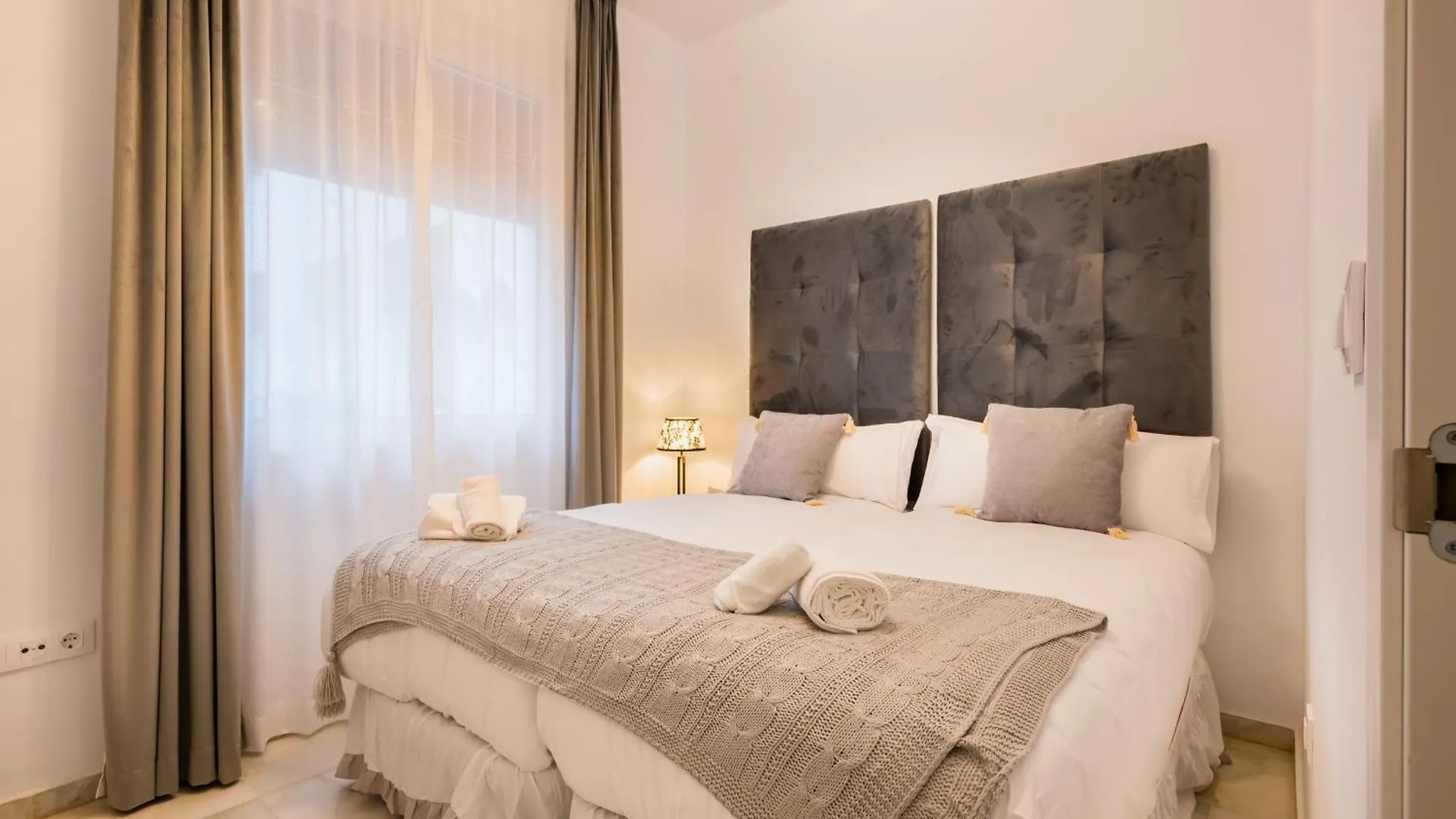 Apartamentos Cruz De San Andres Seville