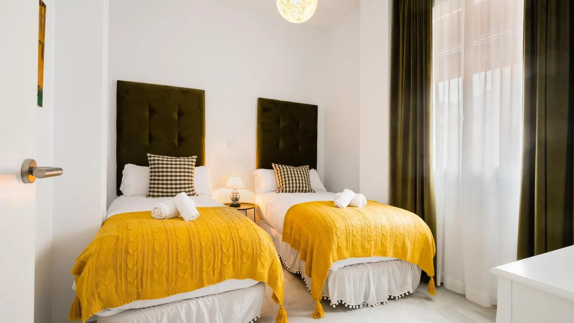 Apartamentos Cruz De San Andres Seville 0*,  Spain